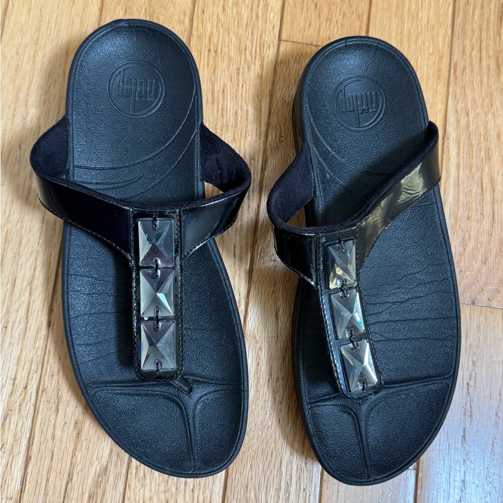 Fitflop Black Sandals with black metallic rectangular Accents size 7